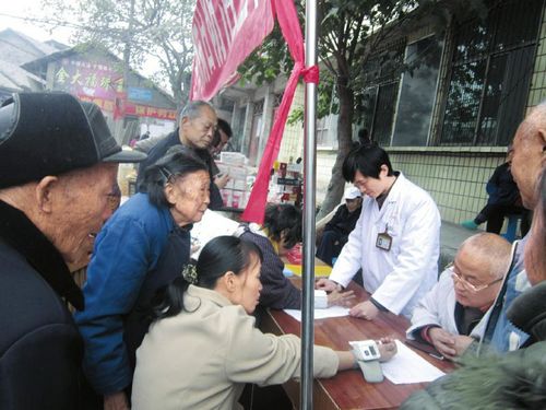 记者探访内江资中县“公民家园”艾滋病患者(图1)