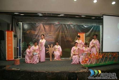 宜宾县经典诗文诵读大赛展教师风采(图2)