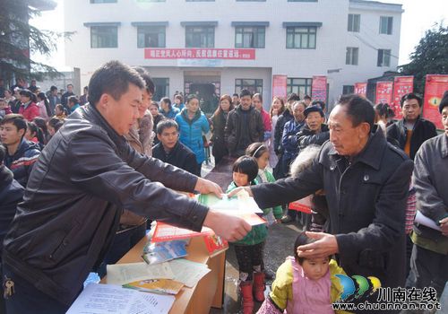 叙永县党风廉政建设工作成果巡展走进摩尼(图4)