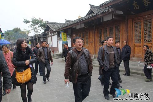 龙车镇：人大代表外出考察生态经济，助力桂花产业发展(图1)