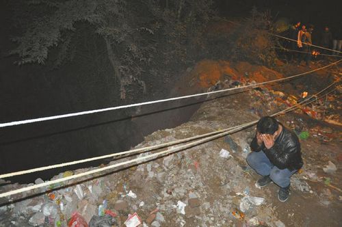 古蔺250多米溶洞吞人续：石缝中找到遗体(图1)