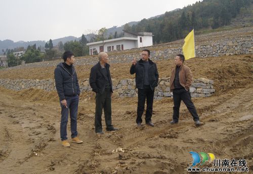 古蔺国土局局长何述清督查丹桂、石宝土地整理项目工程(图1) 古蔺国土局局长何述清督查丹桂、石宝土地整理项目工程(图1)