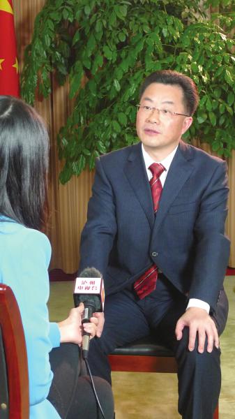 刘强:2016年 泸州有望迈入小康社会(图1) 刘强:2016年 泸州有望迈入小康社会(图1)