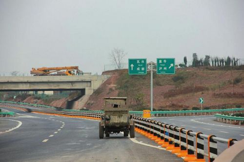 成自泸赤自贡至富顺段今日通车(图1)