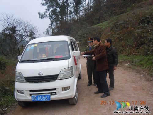 海潮镇:三部门联合执法保学生安全(图1) 海潮镇:三部门联合执法保学生安全(图1)