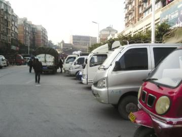 元旦小长假&nbsp;内江市“租车”市场涨价百元