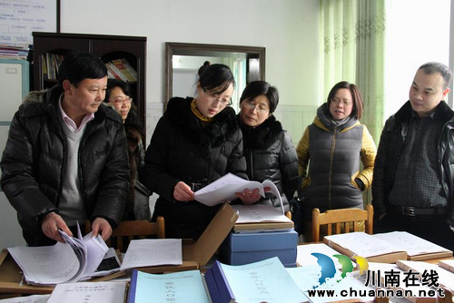 云龙镇：顺利通过省级卫生集镇复查验收(图2)