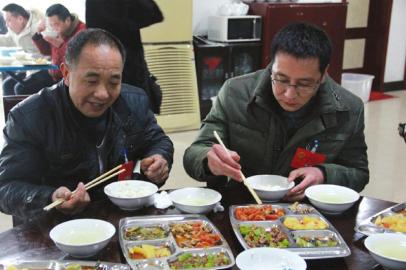 自贡市第十六届人代会第二次会议走“低碳”风(图1) 自贡市第十六届人代会第二次会议走“低碳”风(图1)