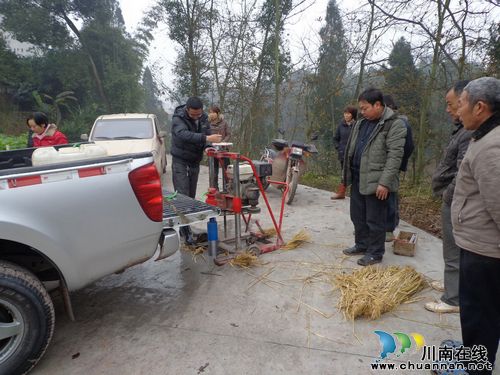 尧坝镇:村级公路高质量通过竣工验收(图1) 尧坝镇:村级公路高质量通过竣工验收(图1)