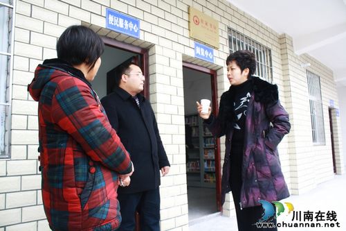 泸县县委副书记孙海燕视察海潮工作(图2) 泸县县委副书记孙海燕视察海潮工作(图2)