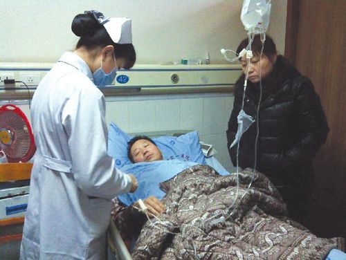 宜宾一市民追捕偷车贼被捅15刀&nbsp;车主不闻不问(图2)