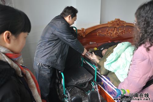 叙永县总工会帮助困难职工愉快过“两节”(图2) 叙永县总工会帮助困难职工愉快过“两节”(图2)