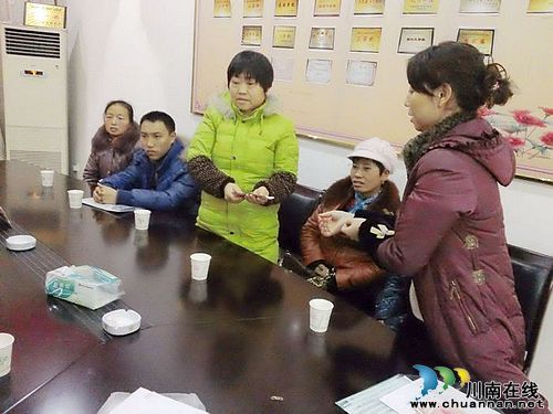 叙永县总工会帮助困难职工愉快过“两节”(图1) 叙永县总工会帮助困难职工愉快过“两节”(图1)