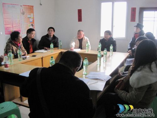 大山坪街道:组织召开变压器安全隐患座谈会(图1) 大山坪街道:组织召开变压器安全隐患座谈会(图1)