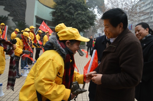 泸州：书记、市长寒冬送温暖