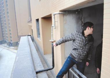 内江威远一小区因设计问题等引近百业主讨说法(图1)