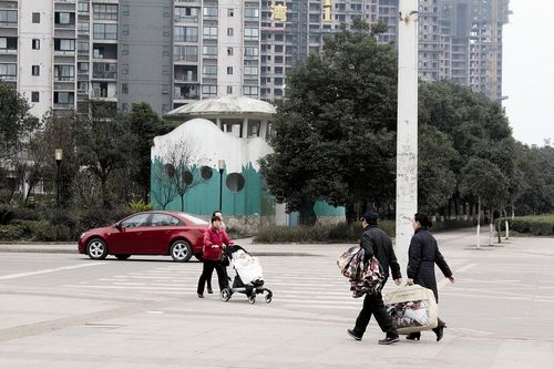 西区公厕 咋“方便”?(图1) 西区公厕 咋“方便”?(图1)