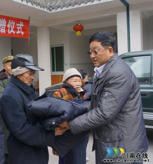泸州时代运业为立石敬老院67名老人送温暖