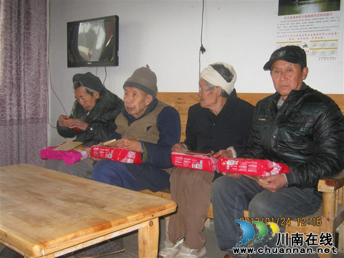 先滩镇：春节慰问暖人心(图2)