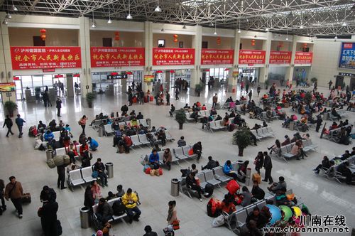 春运第1天&nbsp;泸州客运中心站首次接受"春运大考"(图2)