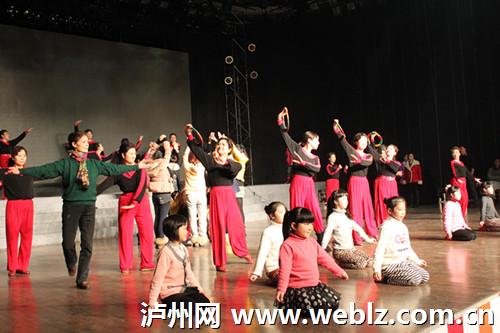 2013年泸州春晚第二次联排 部分节目曝光(图2) 2013年泸州春晚第二次联排 部分节目曝光(图2)