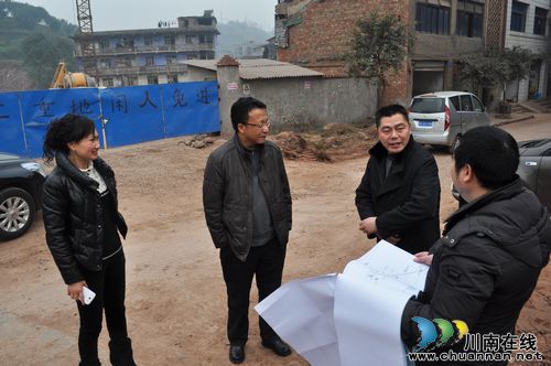 纳溪区副区长陈小平带队到上马镇检查安全工作(图1) 纳溪区副区长陈小平带队到上马镇检查安全工作(图1)