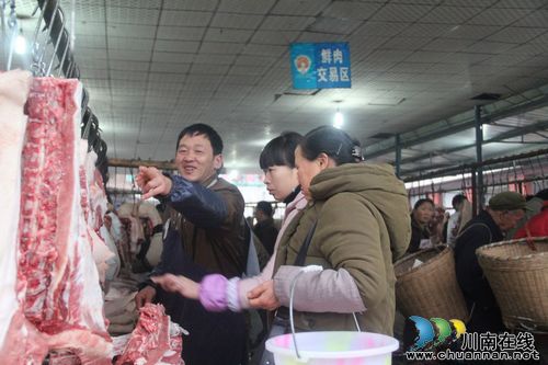 泸州纳溪:龙车赶集日,年关更是“热翻天”(图2) 泸州纳溪:龙车赶集日,年关更是“热翻天”(图2)