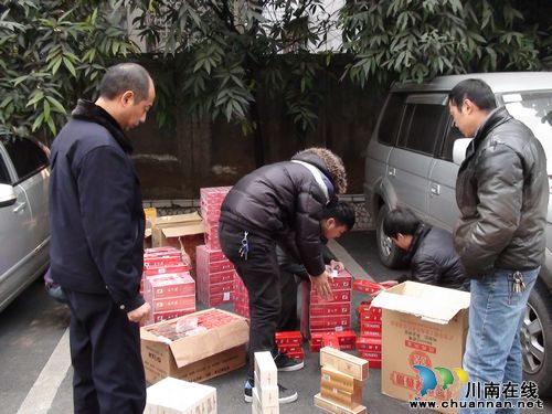 泸县烟草专卖局查获一起5万以上卷烟大案(图1) 泸县烟草专卖局查获一起5万以上卷烟大案(图1)
