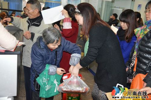 大山坪街道：集中慰问贫困户&nbsp;浓浓关怀暖人心