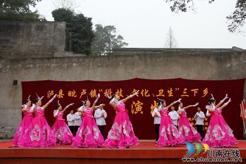 毗卢镇:文艺汇演里的“三下乡”(图2) 毗卢镇:文艺汇演里的“三下乡”(图2)