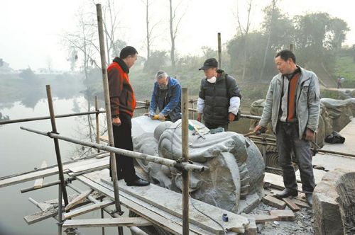 中国最大的龙雕石板桥 泸县龙脑桥迎“大修”(图2) 中国最大的龙雕石板桥 泸县龙脑桥迎“大修”(图2)