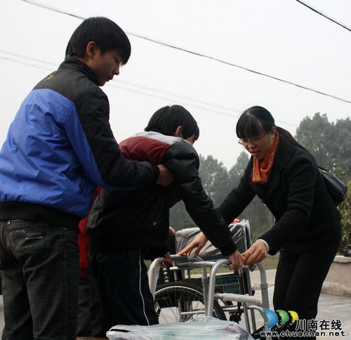 “最美弟弟”新年愿望得实现(图2) “最美弟弟”新年愿望得实现(图2)