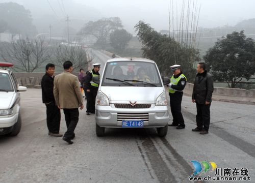 特兴镇:多部门联合执法 保障农村道路交通安全(图2) 特兴镇:多部门联合执法 保障农村道路交通安全(图2)
