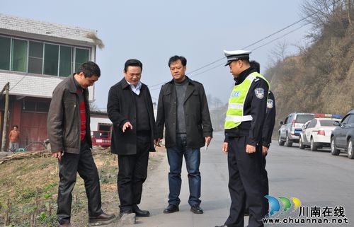 泸州市安监局局长李思能赴叙永县调研叙威路保命工程(图1) 泸州市安监局局长李思能赴叙永县调研叙威路保命工程(图1)