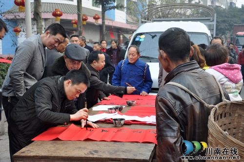 云锦镇：群众乐享科技文化“大餐”