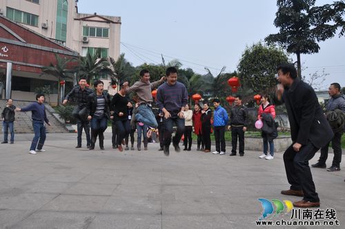 天仙镇:趣味活动迎蛇年新春(图1) 天仙镇:趣味活动迎蛇年新春(图1)