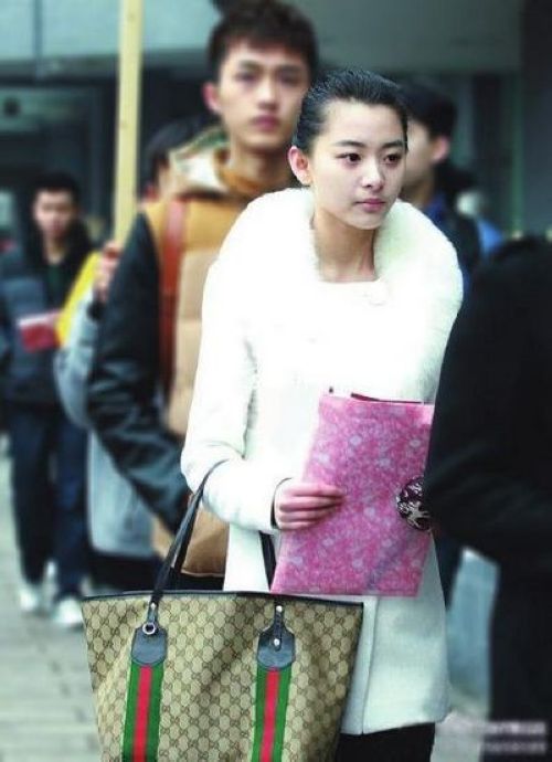 北影“最美考生”泸州的晃眼杨幂&nbsp;亮瞎你(图1)