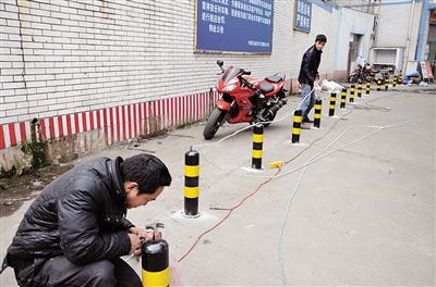 内江市中区试点安装限位桩(图1)