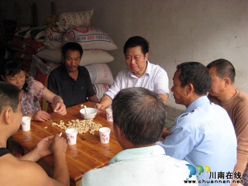 密溪乡瓦房村：老王山上党旗红(图4)