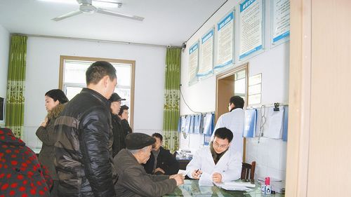 新场卫生院先看病后给钱&nbsp;为何"偷偷摸摸"地干?