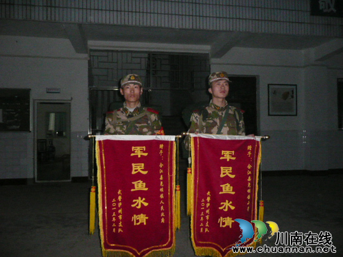 尧坝镇:积极配合市武警支队拉练活动(图3) 尧坝镇:积极配合市武警支队拉练活动(图3)