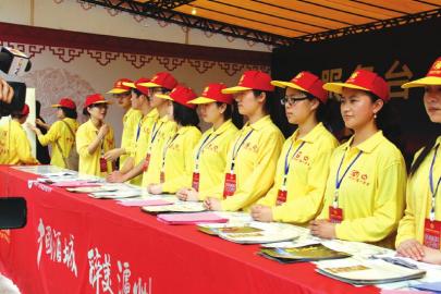 酒博会参会企业超6000家&nbsp;500名小桂花“站岗”(图1)