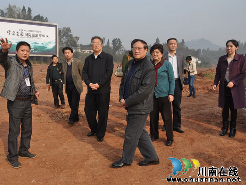 省关工委副主任龚读纶一行莅临纳溪区调研(图1) 省关工委副主任龚读纶一行莅临纳溪区调研(图1)