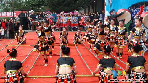 泸州合江举办民间文化活动掀起"节俭风"(图3) 泸州合江举办民间文化活动掀起"节俭风"(图3)