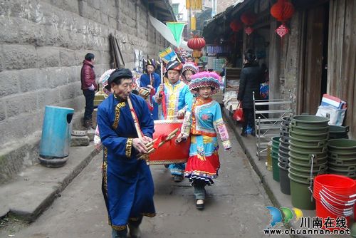 泸州合江举办民间文化活动掀起"节俭风"(图1) 泸州合江举办民间文化活动掀起"节俭风"(图1)