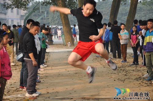 泸县云锦镇举办第二十届中小学生田径运动会
