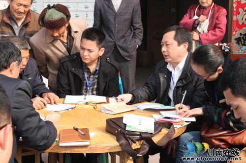 海潮镇：“走村串户”送安全到田间地头(图1)