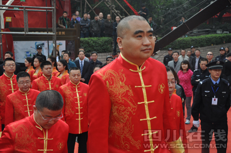 泸州老窖2013国窖1573封藏大典举行(图3) 泸州老窖2013国窖1573封藏大典举行(图3)