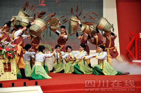泸州老窖2013国窖1573封藏大典举行(图11) 泸州老窖2013国窖1573封藏大典举行(图11)