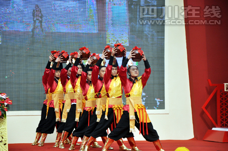 泸州老窖2013国窖1573封藏大典举行(图10) 泸州老窖2013国窖1573封藏大典举行(图10)